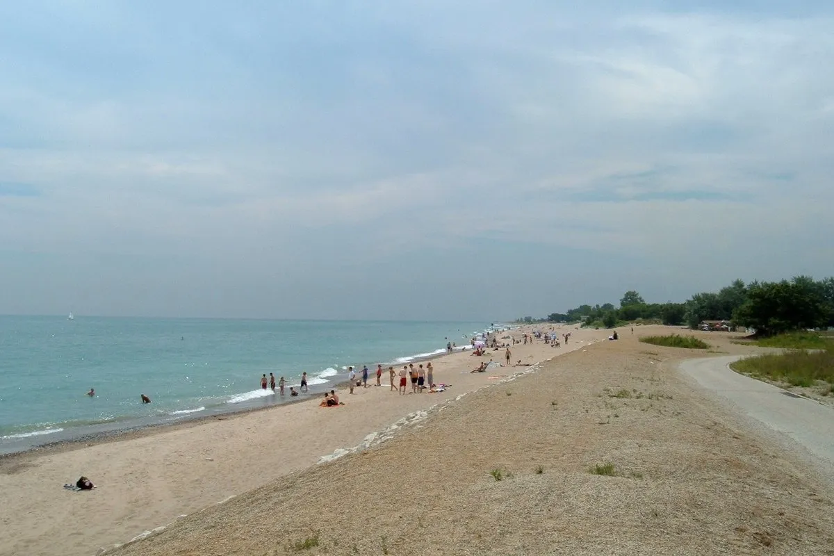 Scenic view of the sandy Lake Michigan shoreline and dunes at Adeline Jay Geo-Karis Illinois Beach, Illinois