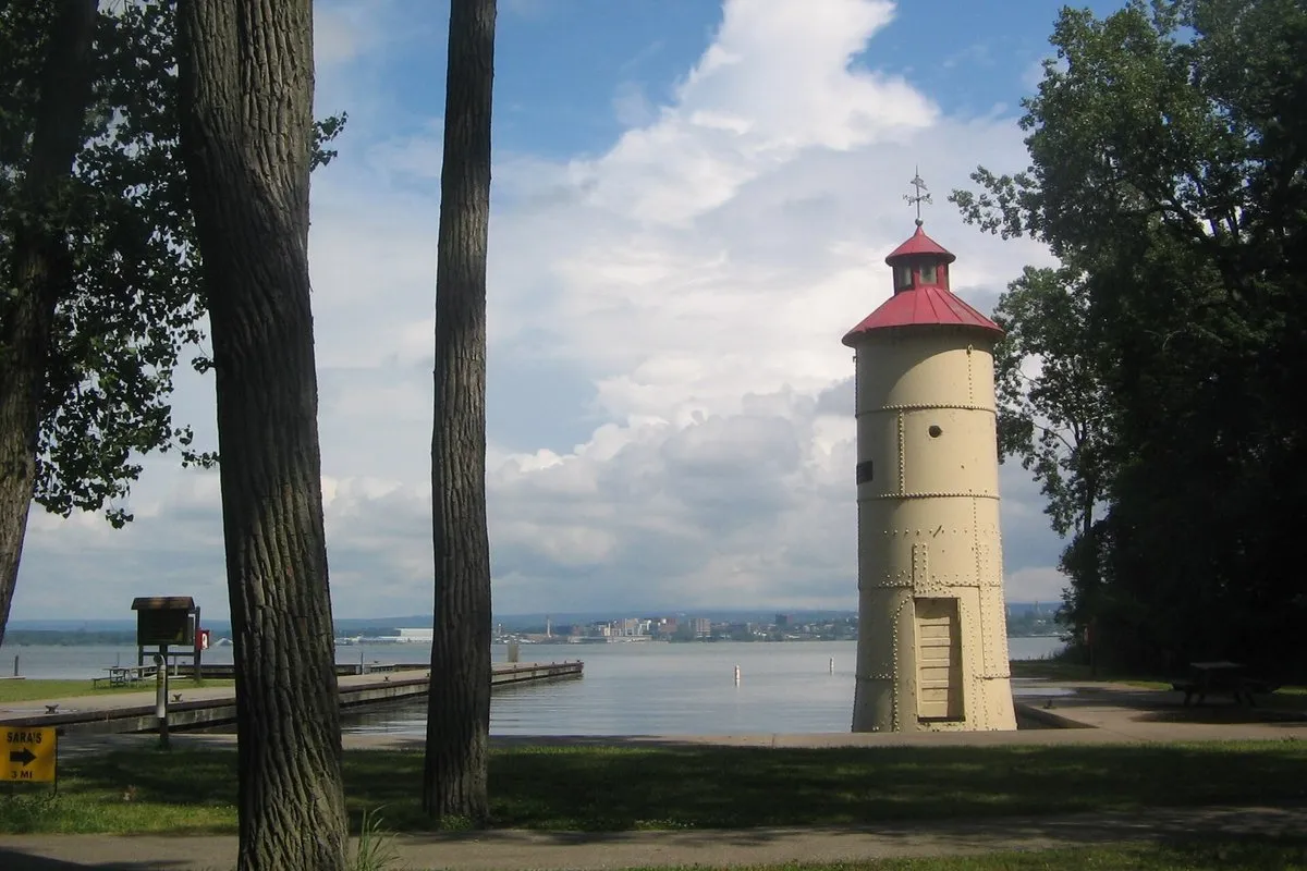Scenic view of the sandy peninsula and calm Lake Erie waters at Presque Isle State Park, Pennsylvania